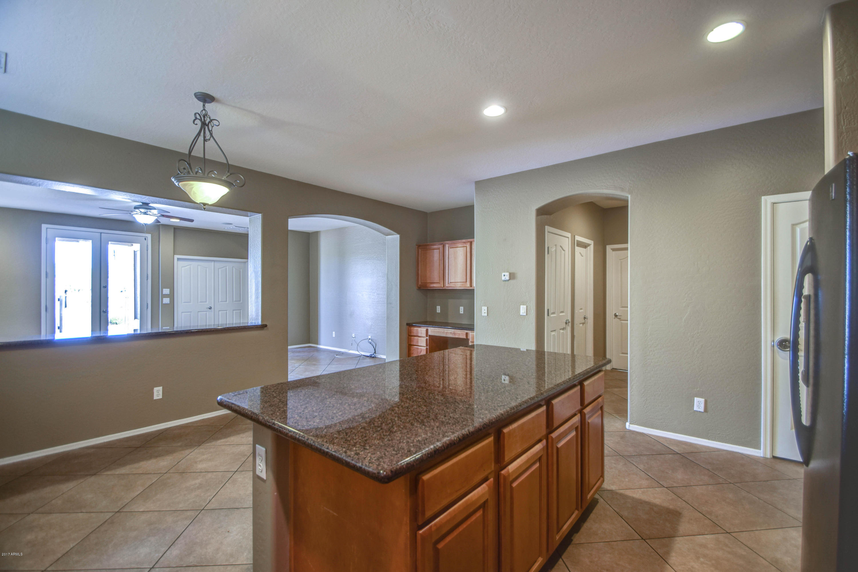 6703 South Classic Way Gilbert, AZ 85298 - Photo 16 of 40 Kitchen 6