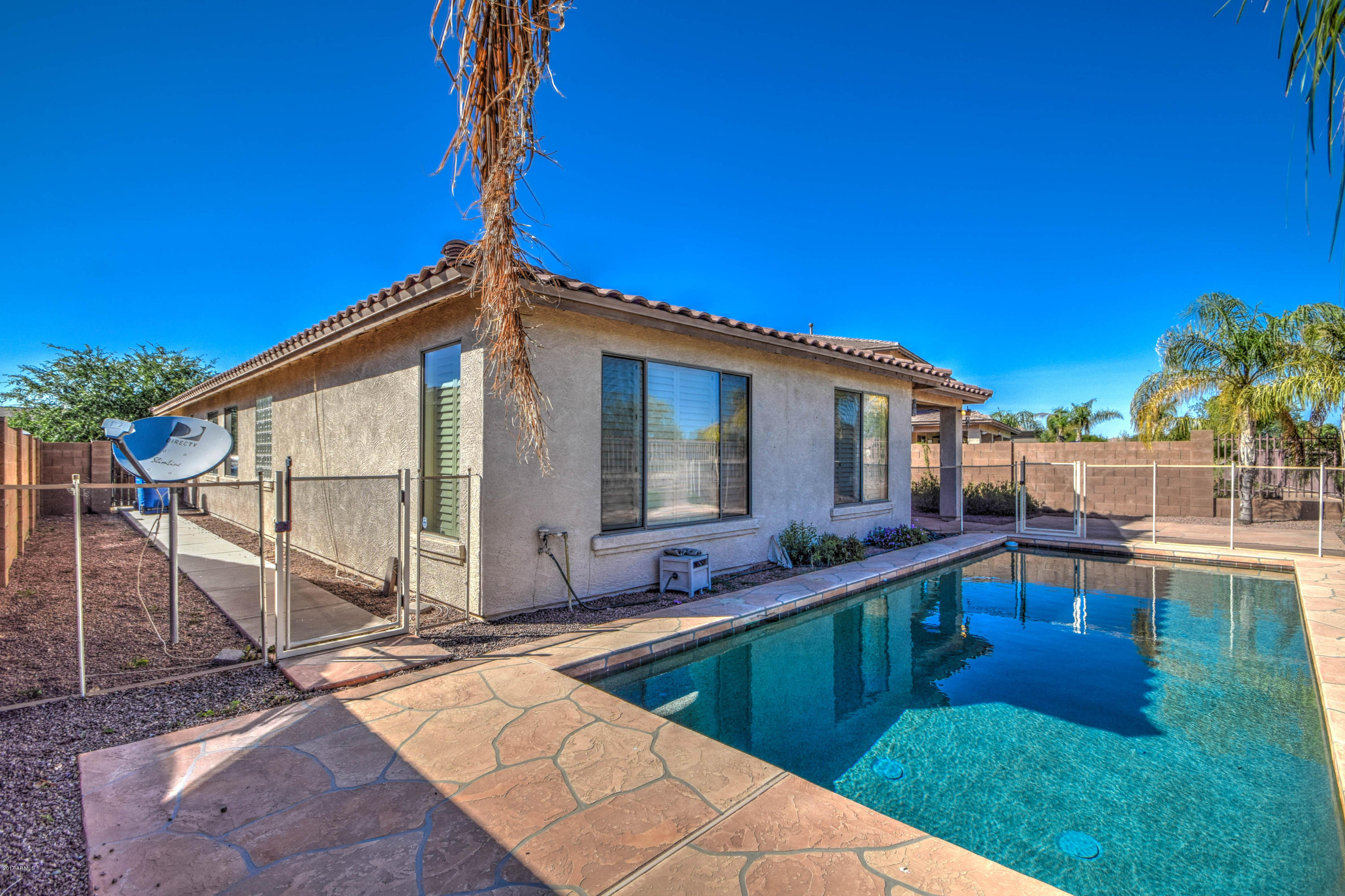 6703 South Classic Way Gilbert, AZ 85298 - Photo 2 of 40 Rear 5