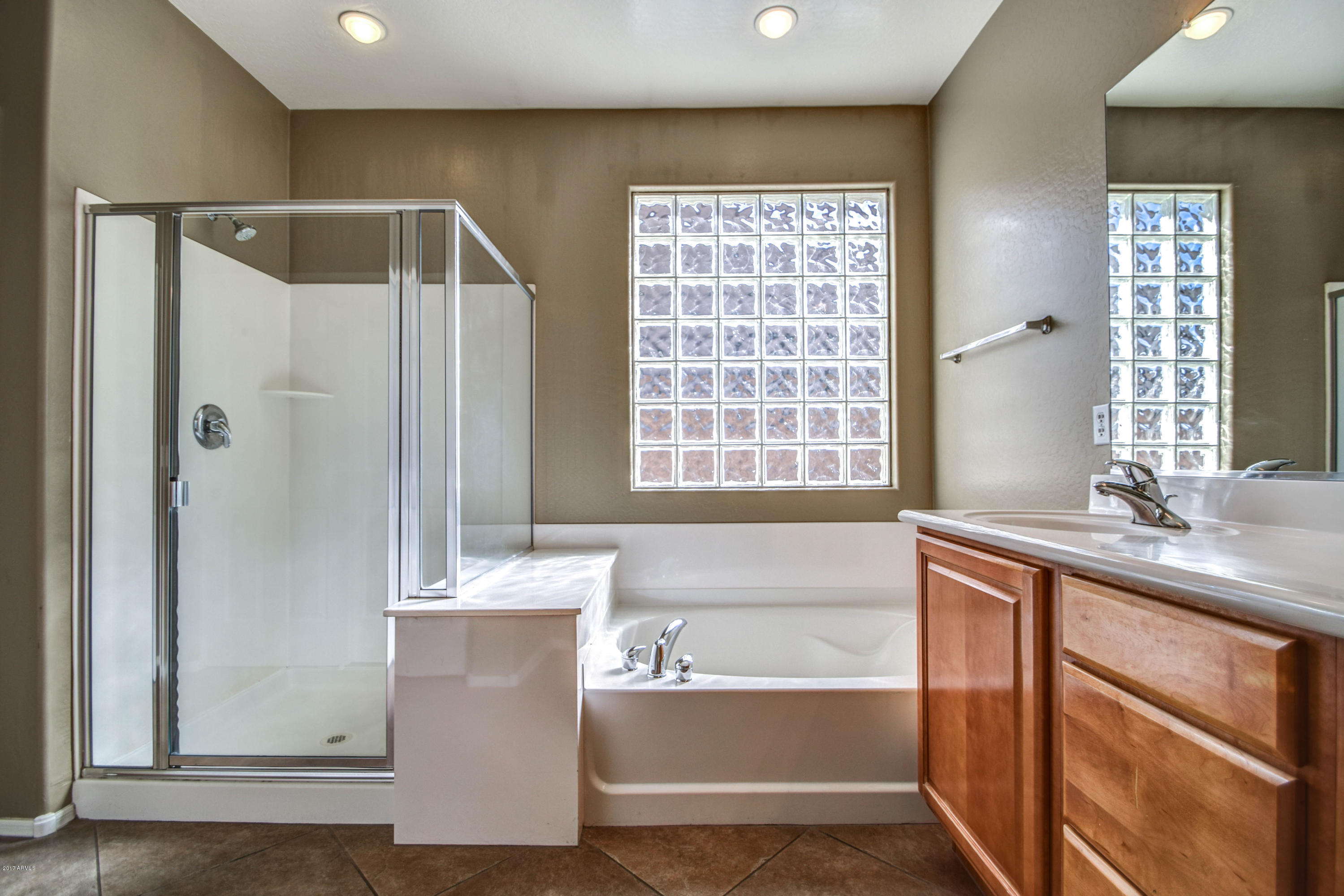 6703 South Classic Way Gilbert, AZ 85298 - Photo 27 of 40 Master Bath 2