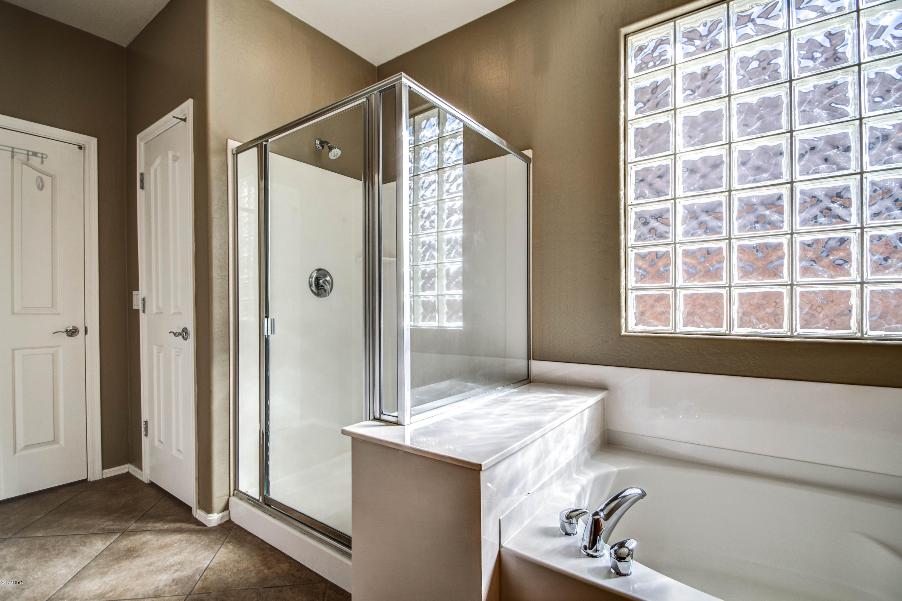 6703 South Classic Way Gilbert, AZ 85298 - Photo 28 of 40 Master Bath 3