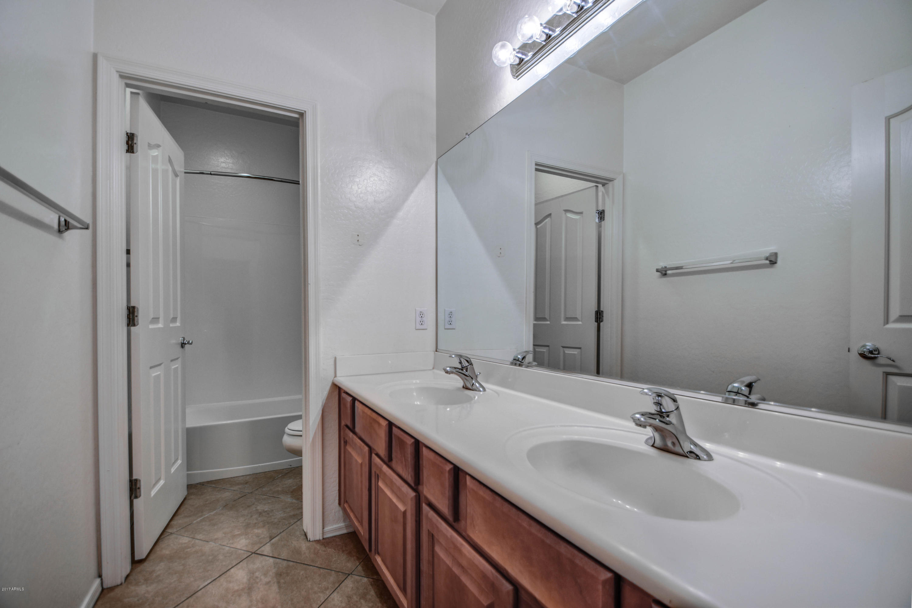 6703 South Classic Way Gilbert, AZ 85298 - Photo 29 of 40 Bath 2, 1