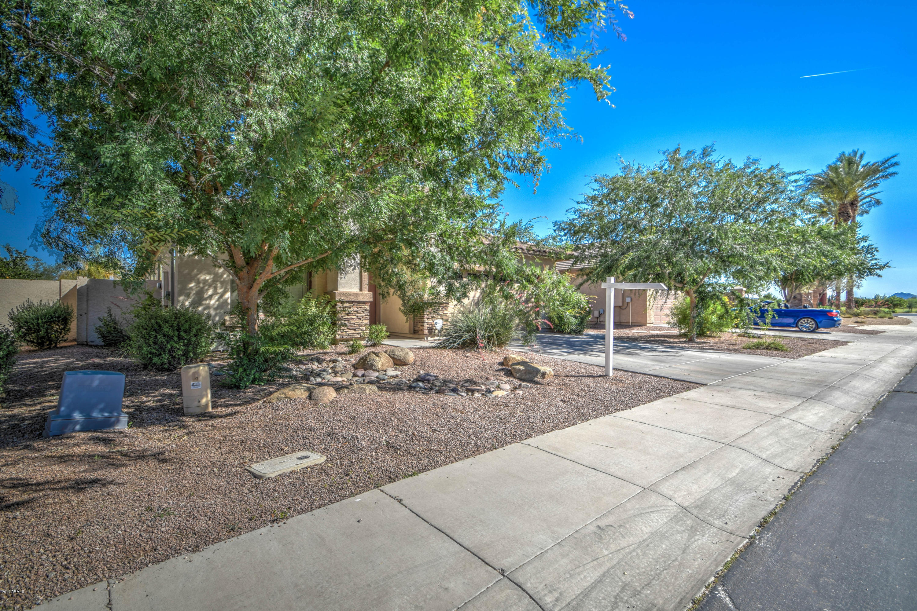 6703 South Classic Way Gilbert, AZ 85298 - Photo 8 of 40 Front 3