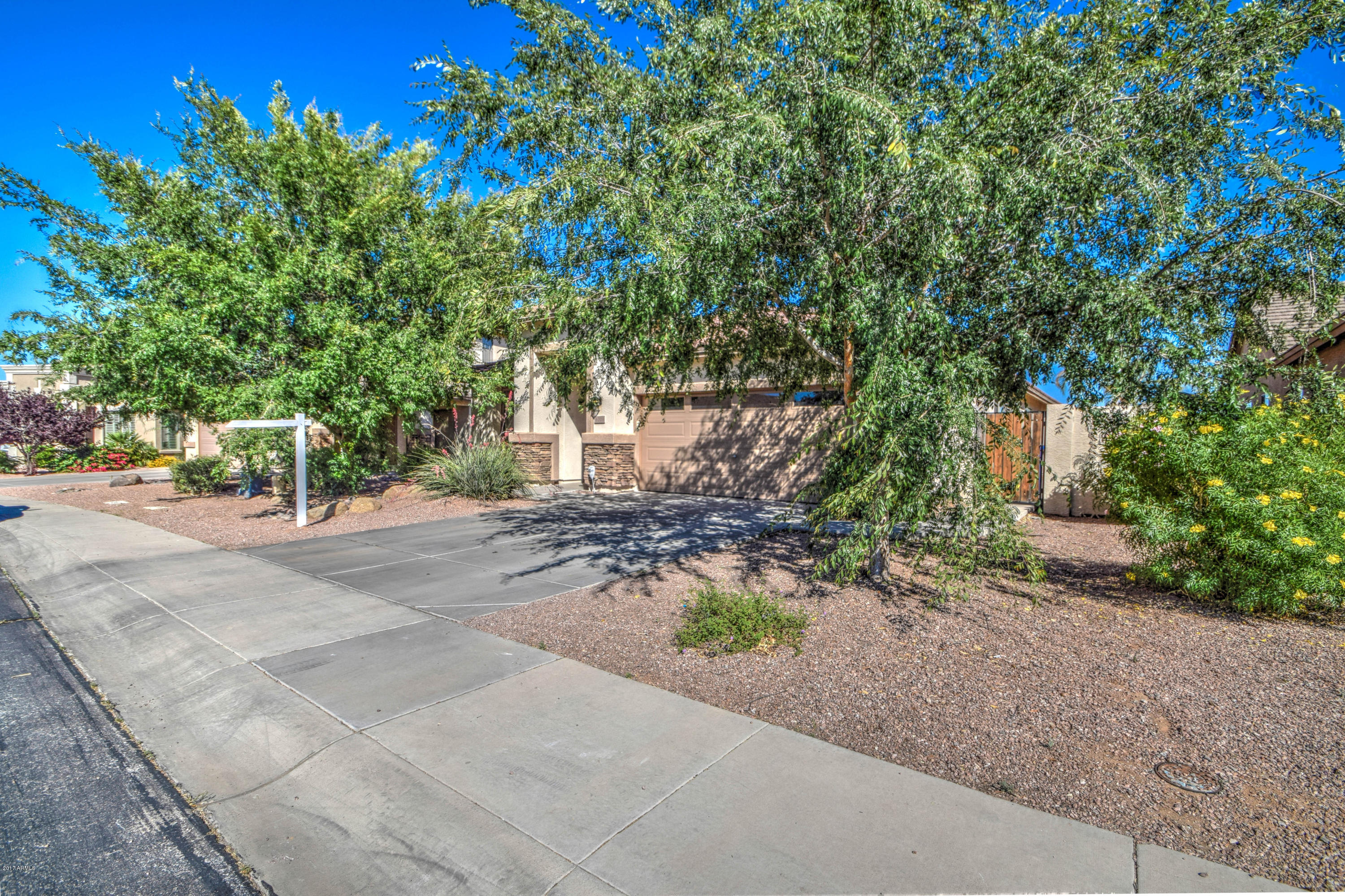6703 South Classic Way Gilbert, AZ 85298 - Photo 9 of 40 Front 4