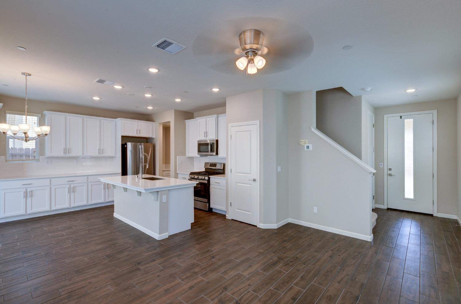 1111 Significant Way West Madera, CA 93636 - Photo 3 of 15