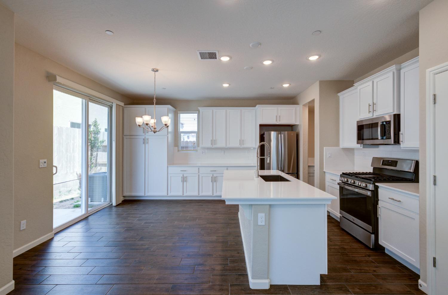 1111 Significant Way West Madera, CA 93636 - Photo 4 of 15