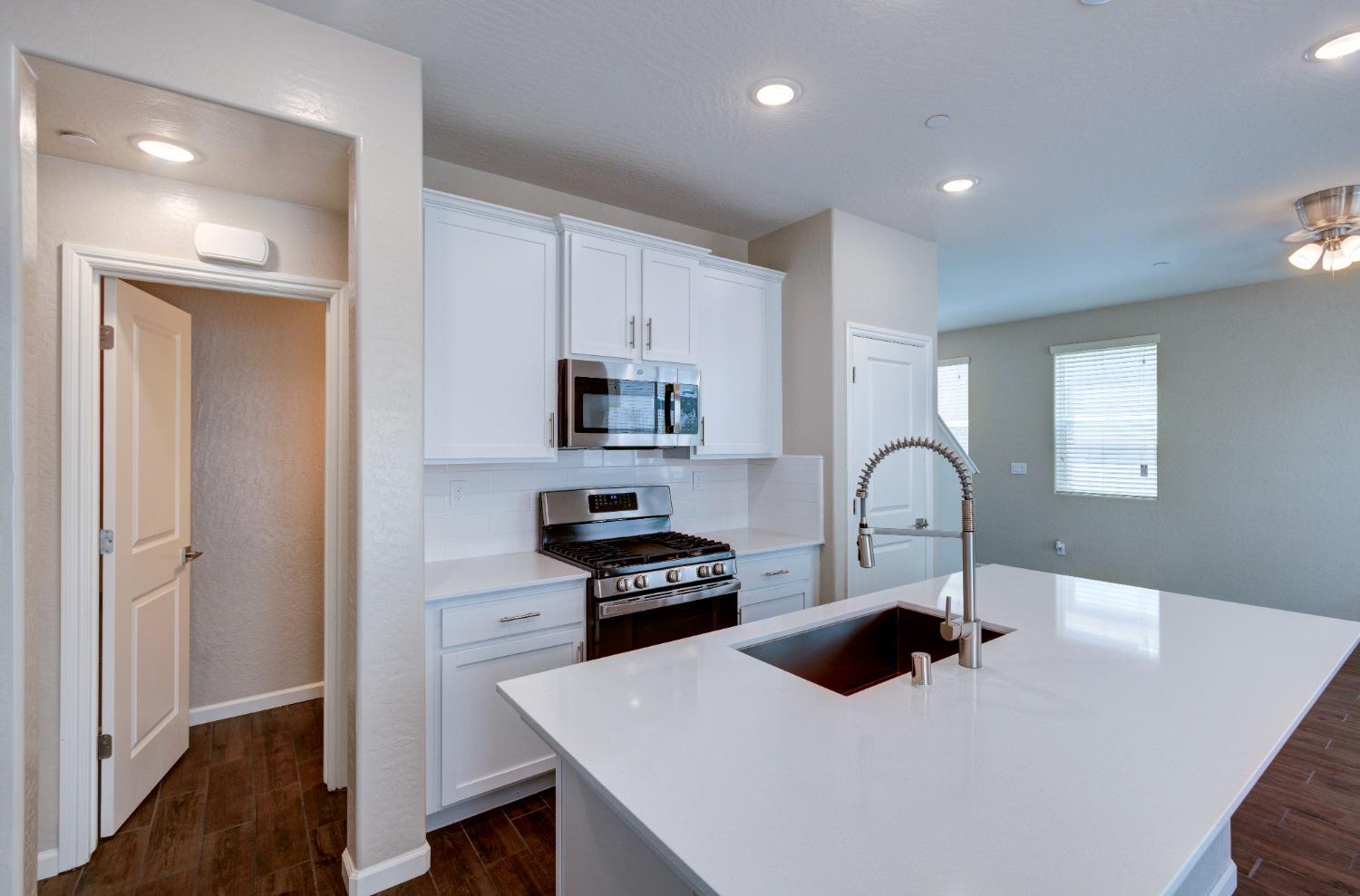 1111 Significant Way West Madera, CA 93636 - Photo 5 of 15