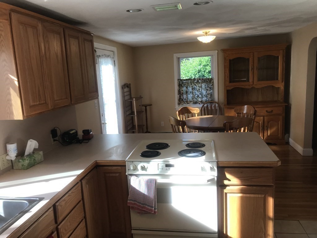 9 Cumberland Road Lynn, MA 01904 - Photo 10 of 27 Gallery Image 10