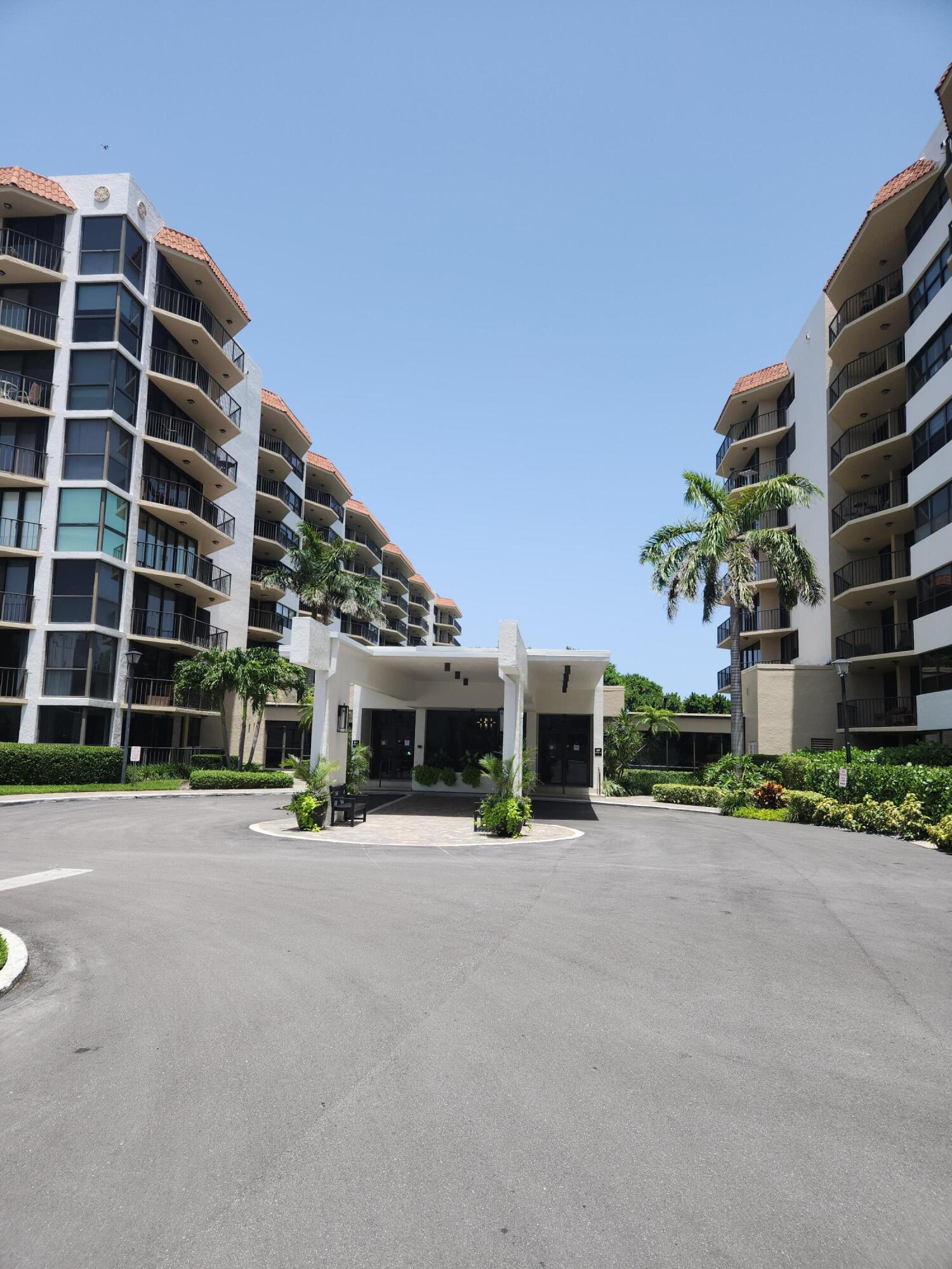 899 Jeffery Street, Unit 601 Boca Raton, FL 33487 - Photo 24 of 47 a view of building with street