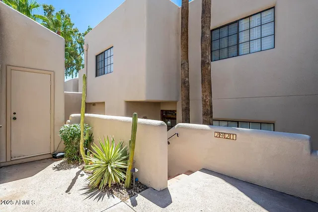 view of backyard with outdoor seating