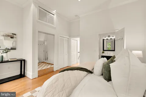 $1,299,000 | 502 12th Street Northeast, Washington, DC 20002