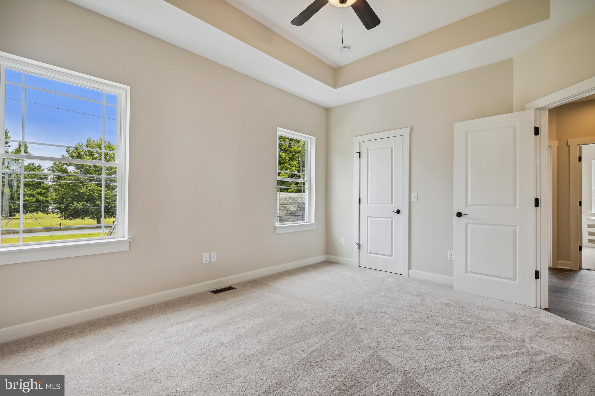 8480 Arbutus Road Pasadena, MD 21122 - Photo 22 of 68 PRIMARY BEDROOM W/WALKIN CLOSET