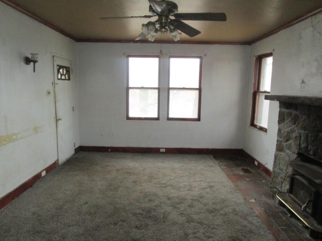 86 Frankwood Road Pittsburgh, PA 15235 - Photo 4 of 14 Gallery Image 4