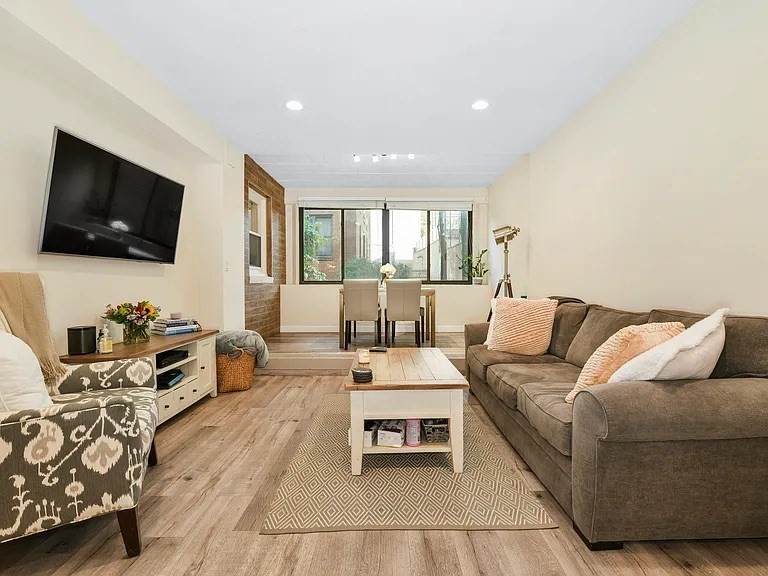 18 Juniper Street, Unit 47 Brookline, MA 02445 - Photo 2 of 11