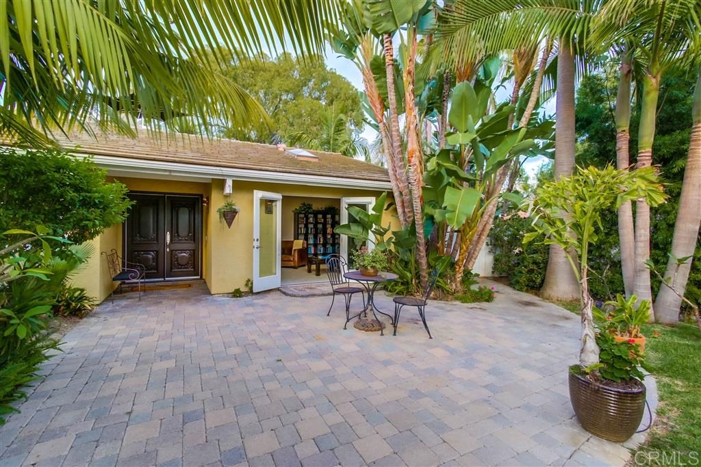 1061 Passiflora Avenue Encinitas, CA 92024 - Photo 2 of 25