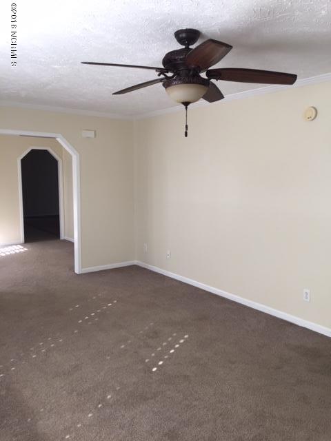 325 Nelson Park Road Maple Hill, NC 28454 - Photo 5 of 24 Living Room