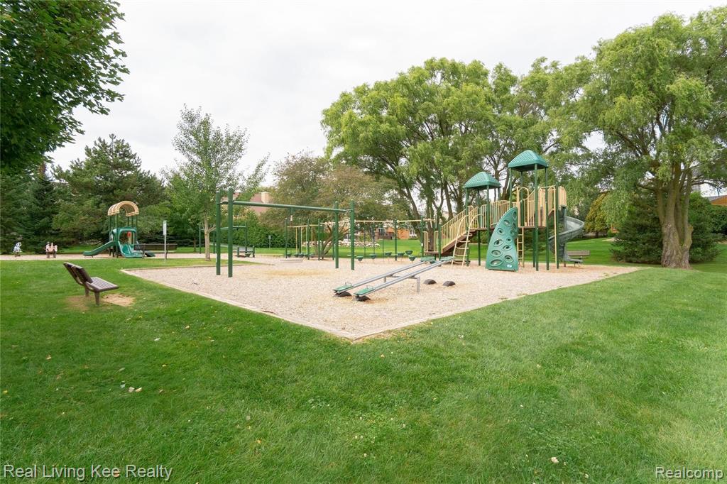 2260 North Fairview Lane Rochester Hills, MI 48306 - Photo 37 of 38