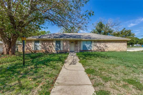 $2,400 | 3800 Van Deman Drive, Benbrook, TX 76116
