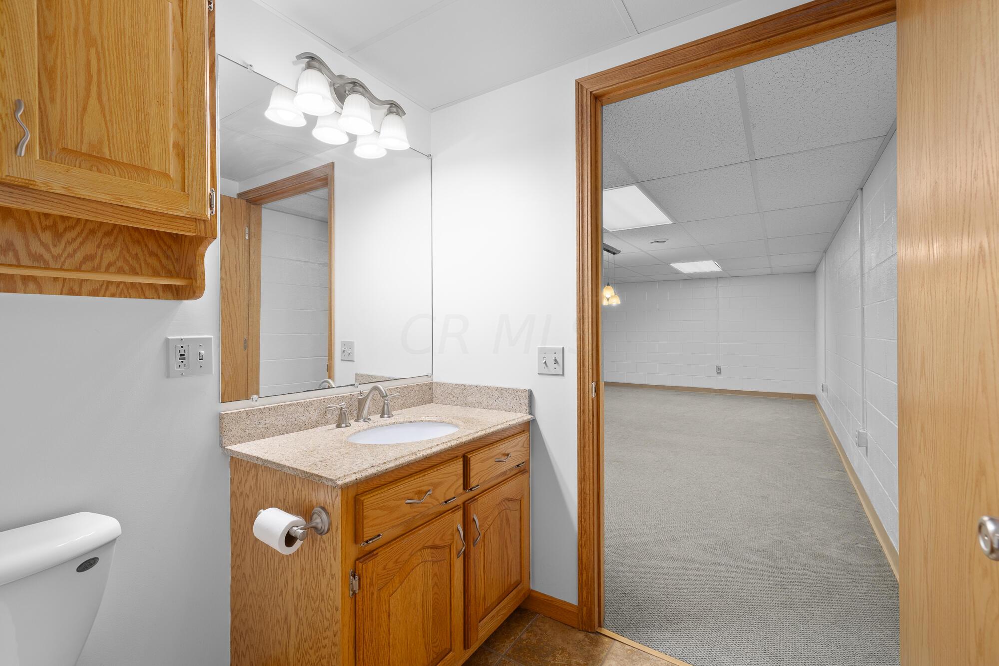 465 Smith Road Bellville, OH 44813 - Photo 32 of 54 int-bas-bath-1
