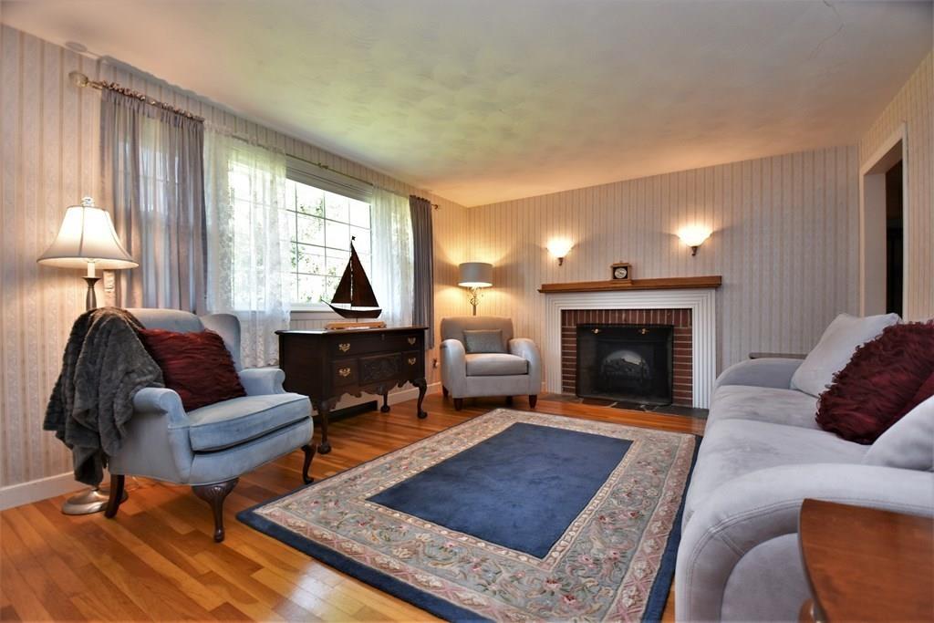 16 Roman Road Woburn, MA 01801 - Photo 4 of 28