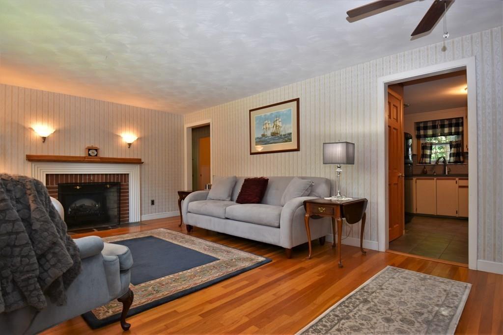 16 Roman Road Woburn, MA 01801 - Photo 5 of 28