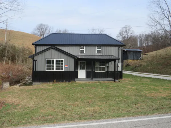 $169,900 | 424 1024 State Highway, Olive Hill, KY 41164
