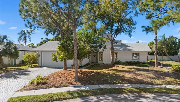 $2,850 | 402 72nd Street Northwest, Bradenton, FL 34209