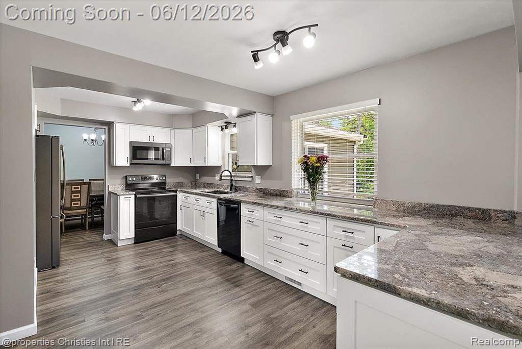 43848 Arlington Road Canton, MI 48187 - Photo 17 of 51