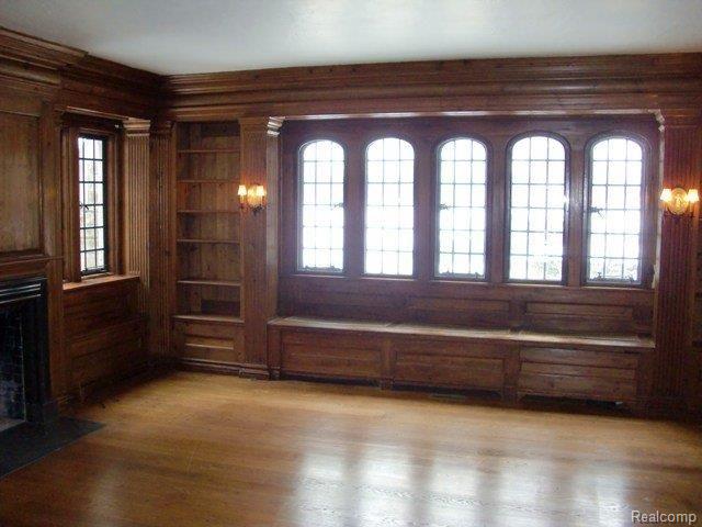 338 Provencal Road Grosse Pointe, MI 48236 - Photo 17 of 23 Library