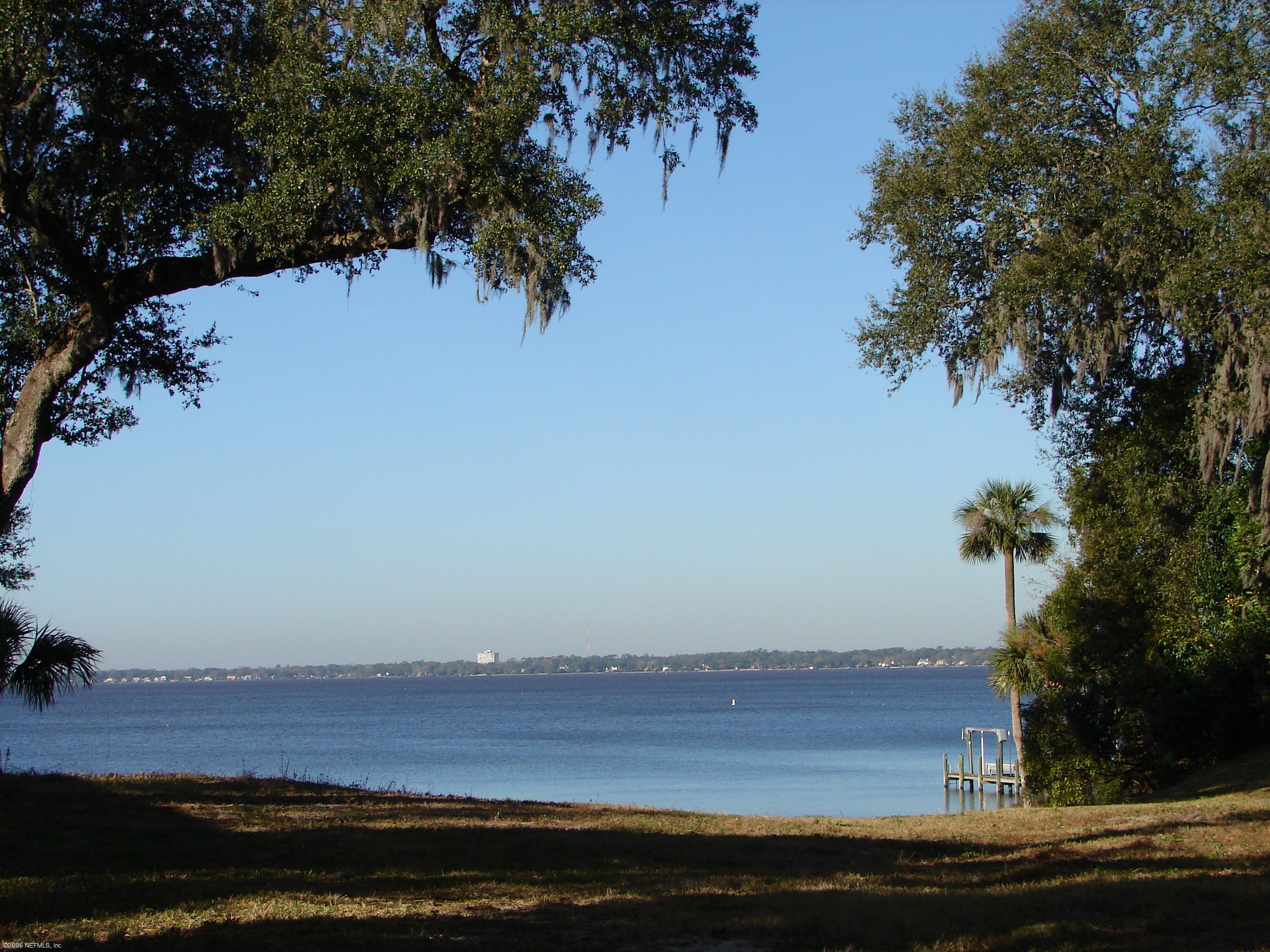 2312 River Road Jacksonville, FL 32207 - Photo 3 of 5 Beautiful oaks flank river view