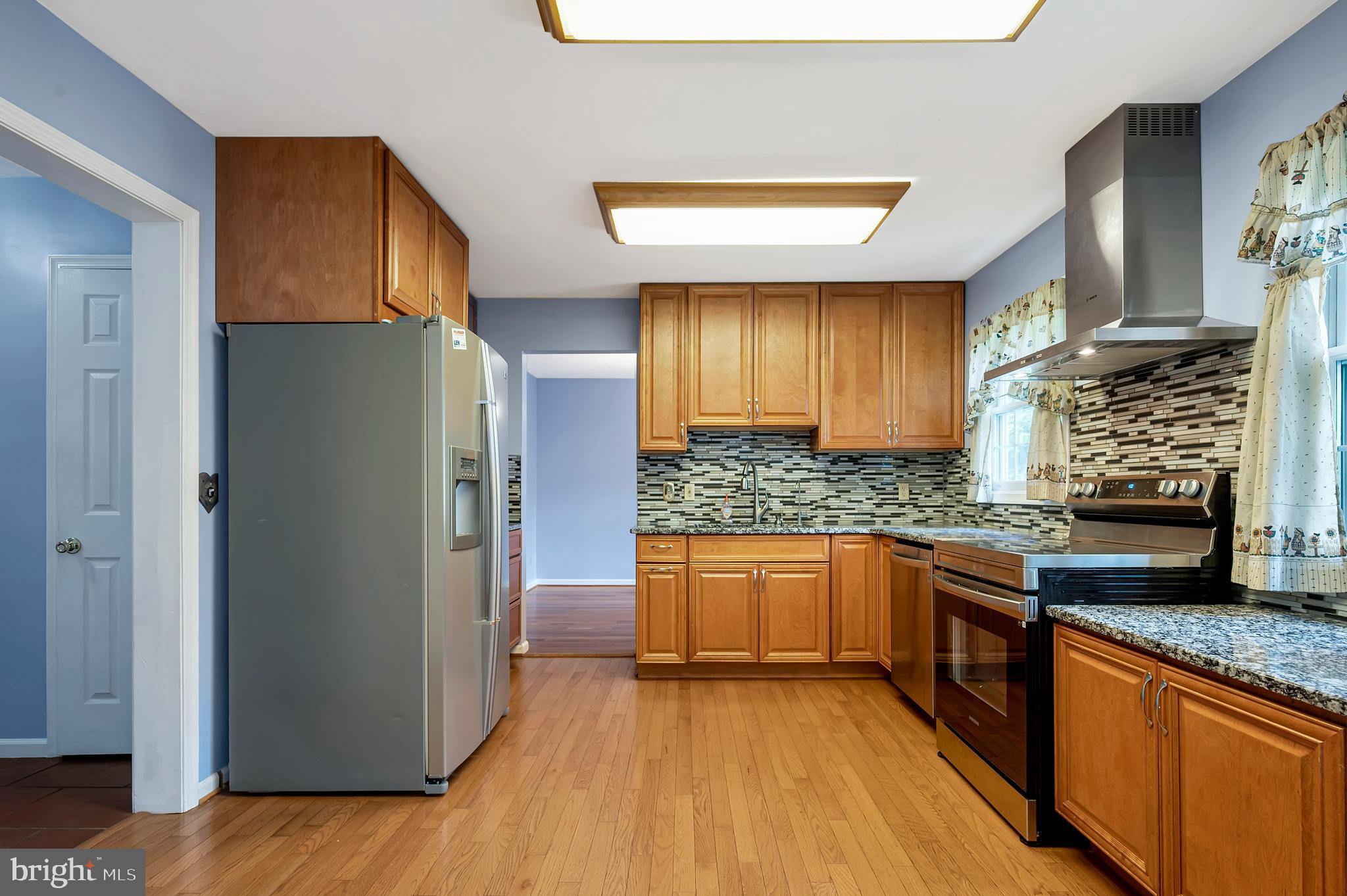 405 Aldon Road Claymont, DE 19703 - Photo 13 of 41 Large side-by-side stainless fridge