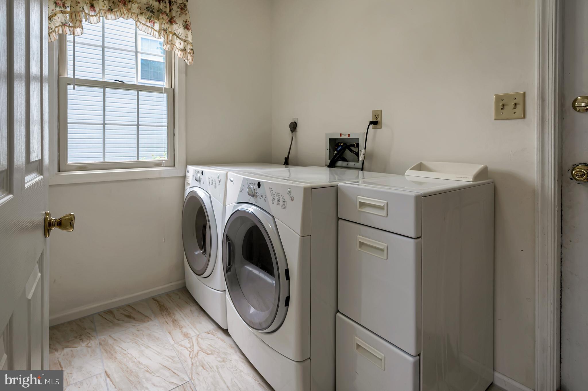 405 Aldon Road Claymont, DE 19703 - Photo 27 of 41 Laundry room with storage
