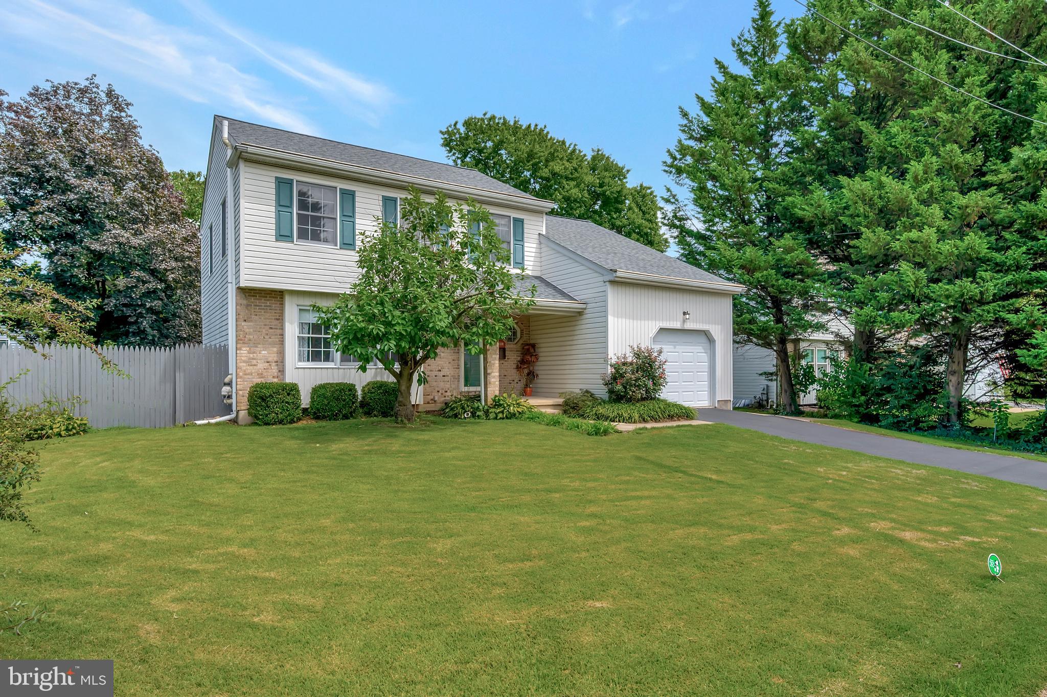 405 Aldon Road Claymont, DE 19703 - Photo 39 of 41 Nice front yard