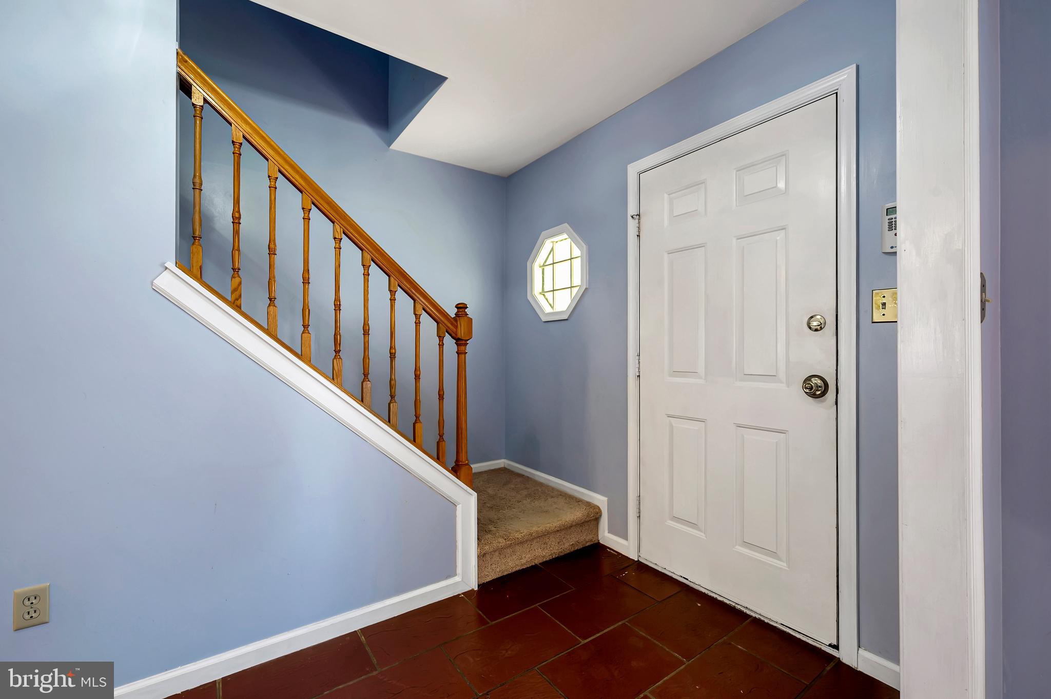 405 Aldon Road Claymont, DE 19703 - Photo 6 of 41 Open stairway
