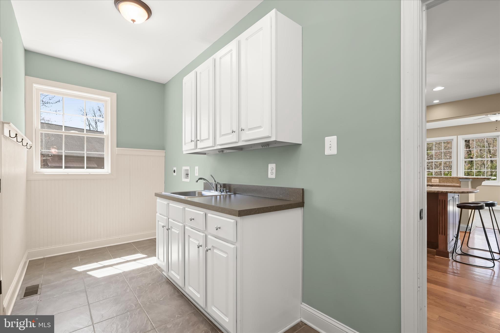960 Hoods Mill Road Cooksville, MD 21723 - Photo 44 of 121 Mudroom