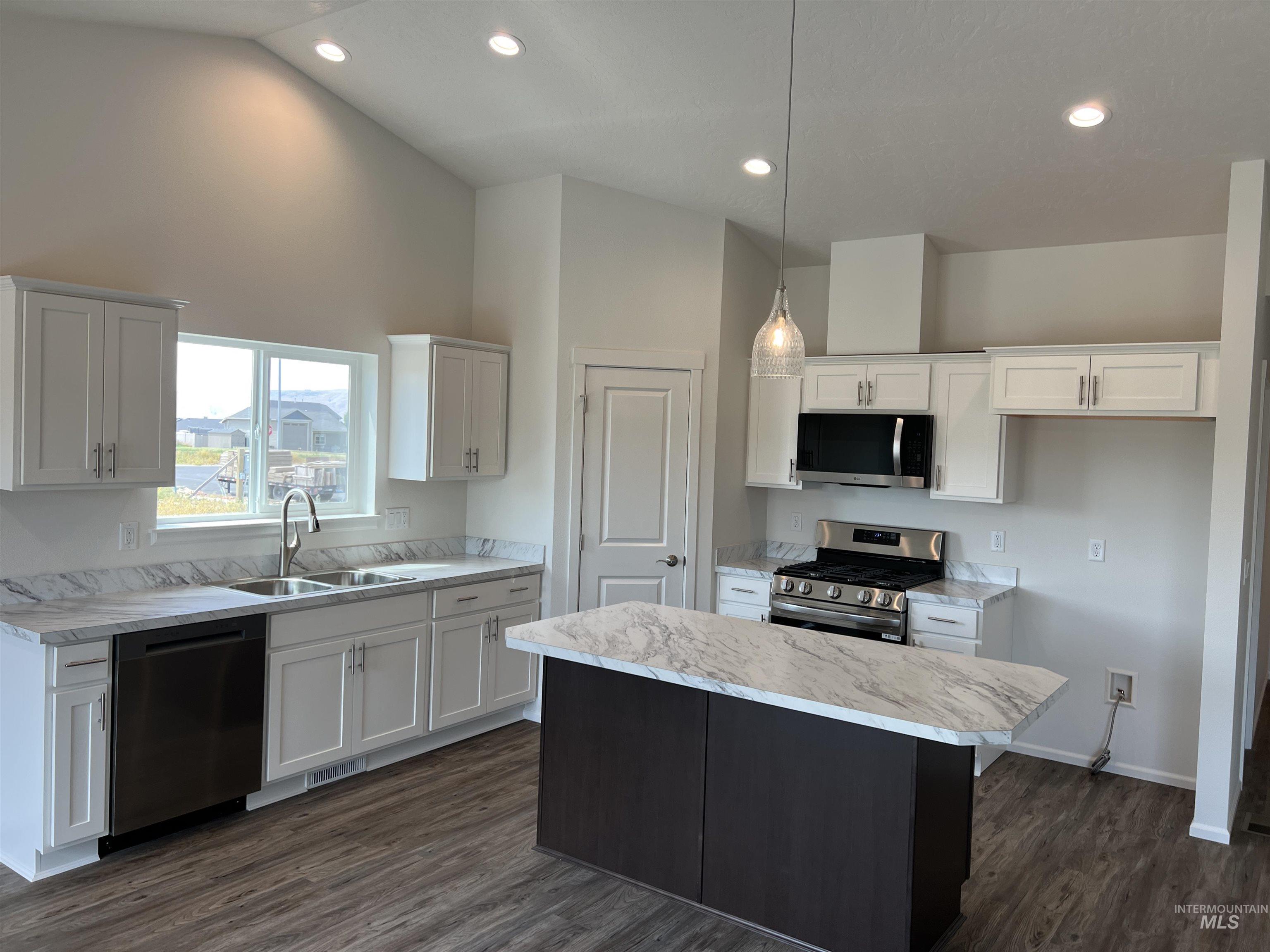 1738 Yellowstone Court Lewiston, ID 83501 - Photo 2 of 8