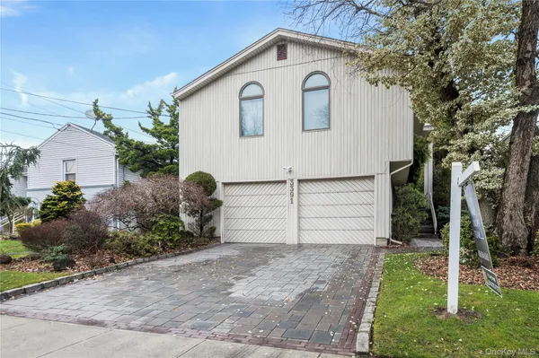 $849,000 | 3391 Lawrence Avenue, Oceanside, NY 11572