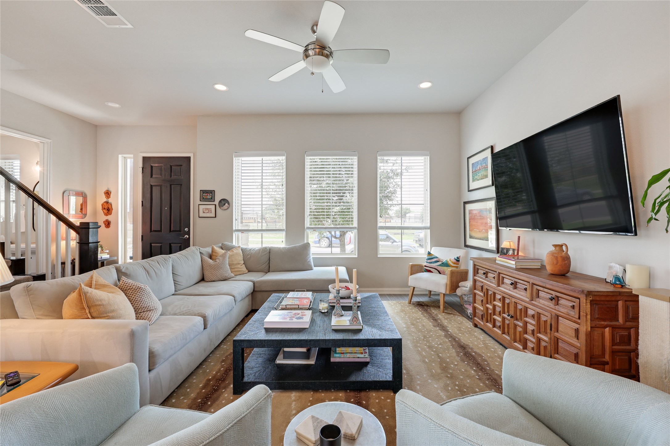 1615 Lawrence Street Austin, TX 78741 - Photo 2 of 38