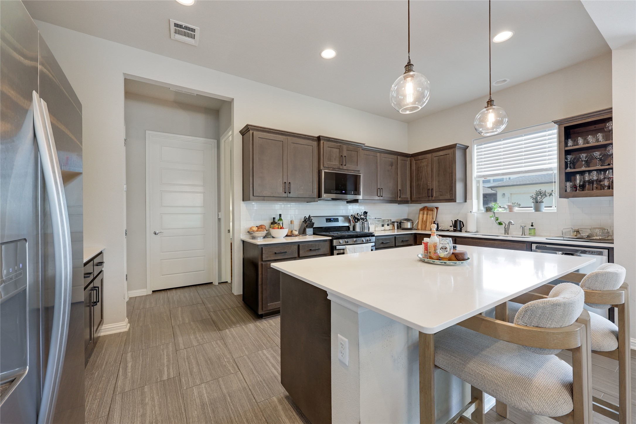 1615 Lawrence Street Austin, TX 78741 - Photo 7 of 38