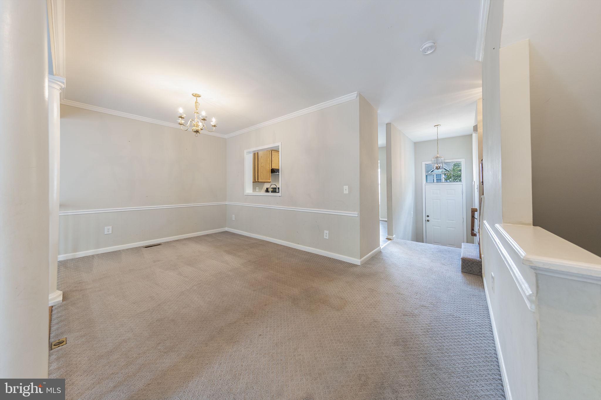 43115 Candlewick Square Leesburg, VA 20176 - Photo 11 of 31 an empty room with a bathroom