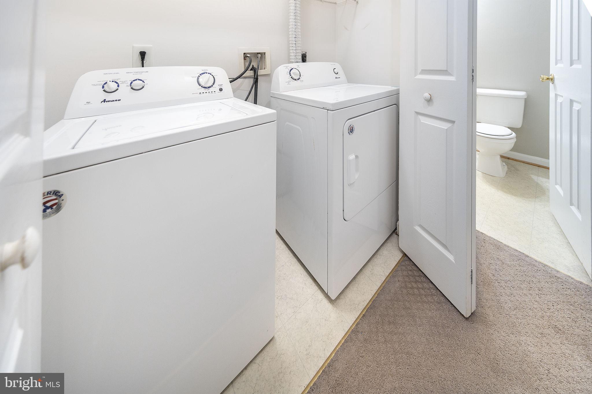 43115 Candlewick Square Leesburg, VA 20176 - Photo 27 of 31 a utility room with dryer and washer