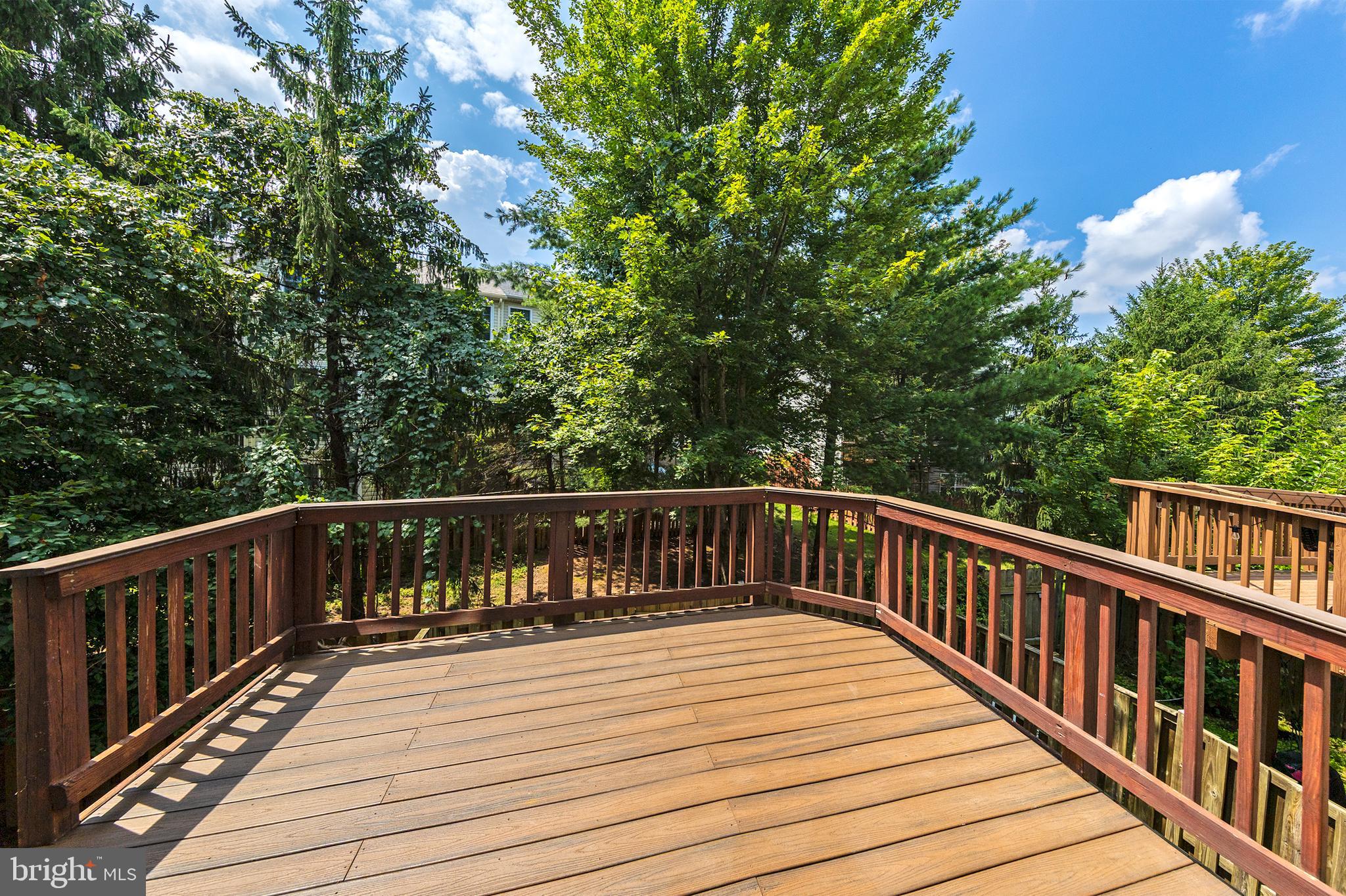 43115 Candlewick Square Leesburg, VA 20176 - Photo 4 of 31 a view of balcony with wooden floor and fence