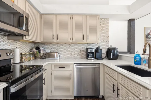 $405,000 | 288 Bent Shadow Lane, Osage Beach, MO 65065