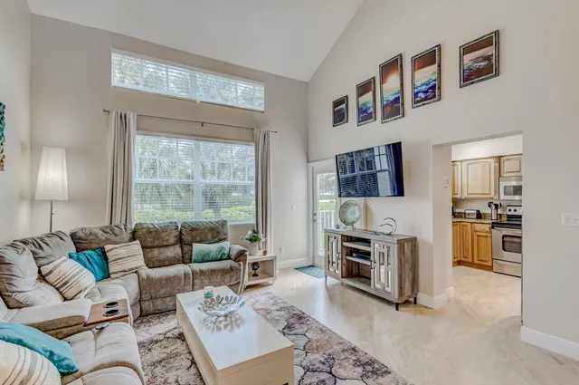 $6,000 | 406 Mainsail Circle, Jupiter, FL 33477