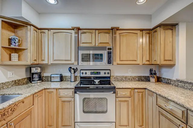 $6,000 | 406 Mainsail Circle, Jupiter, FL 33477