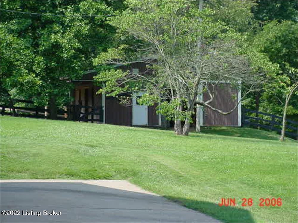 3696 Webb Road Simpsonville, KY 40067 - Photo 16 of 66 Barn