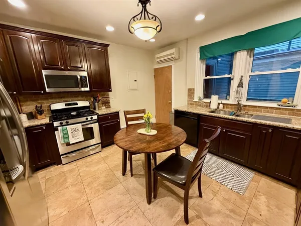 $4,200 | 18 Homer Street, Unit 2, Brookline, MA 02445