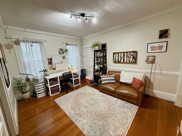$4,200 | 18 Homer Street, Unit 2, Brookline, MA 02445