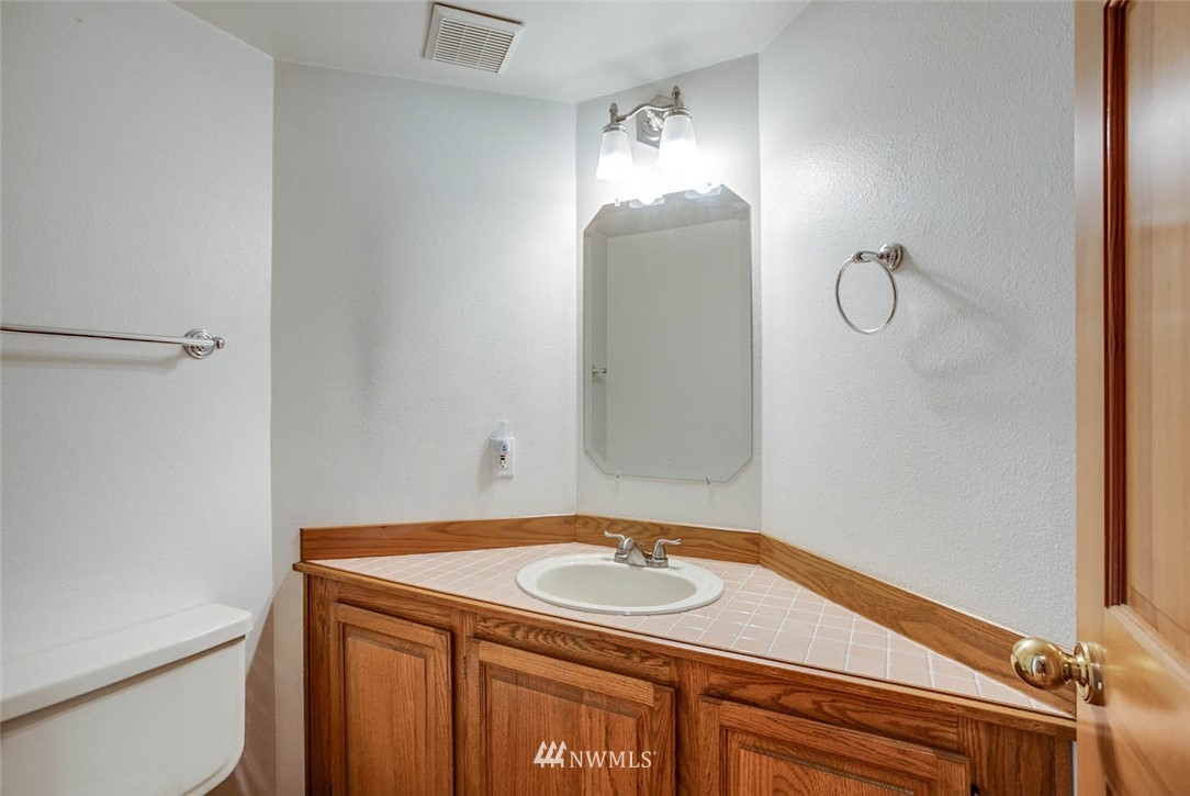 1803 Field Avenue Northeast Renton, WA 98059 - Photo 16 of 25 Gallery Image 16