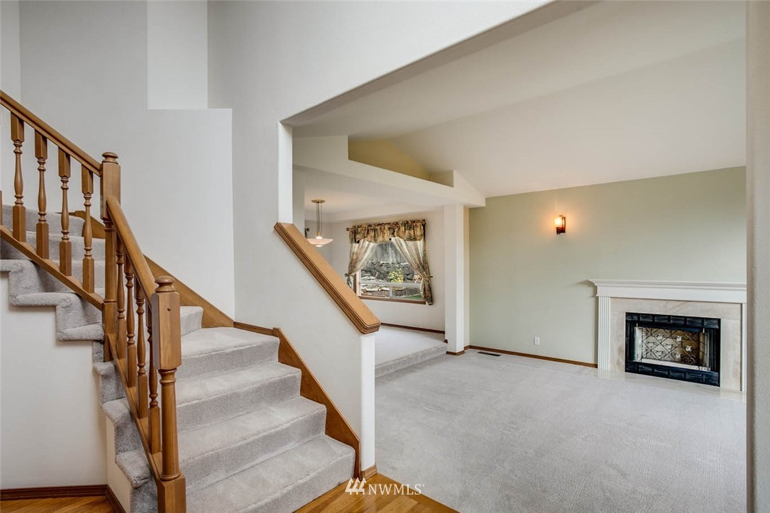 1803 Field Avenue Northeast Renton, WA 98059 - Photo 5 of 25 Gallery Image 5