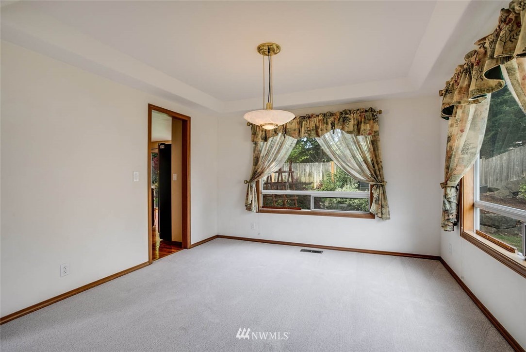 1803 Field Avenue Northeast Renton, WA 98059 - Photo 9 of 25 Gallery Image 9